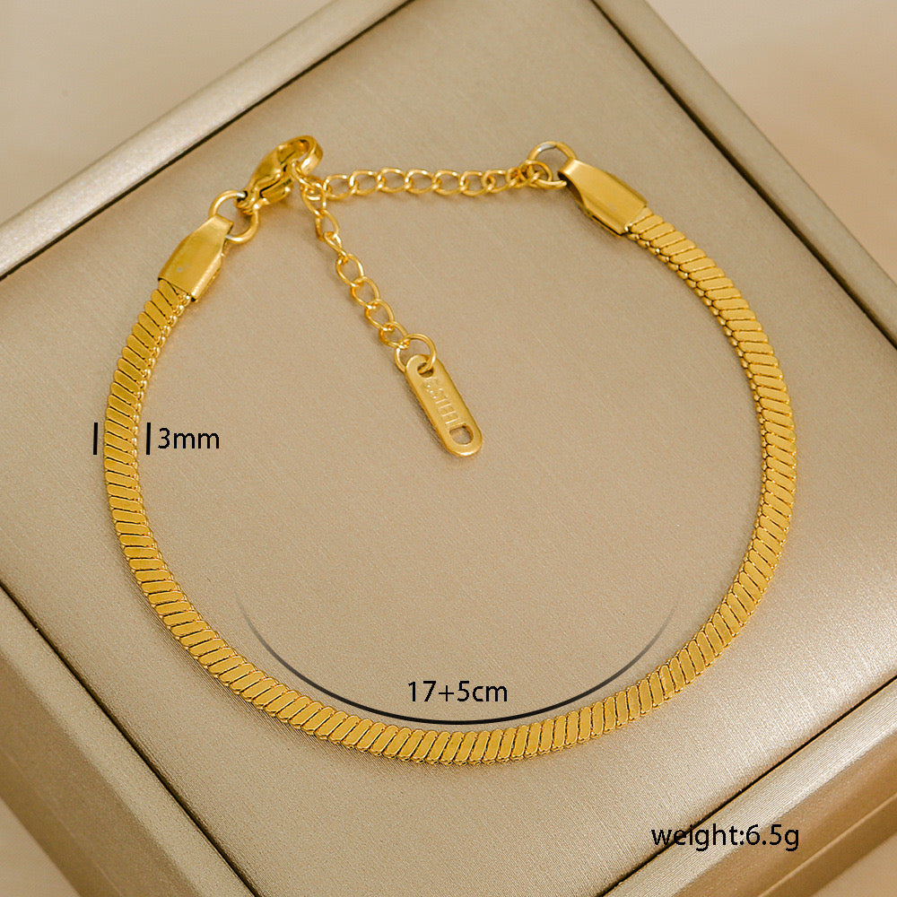 ✨ Flat Herringbone Chain Bracelet - 18K Plated, Non-Tarnish & Adjustable
