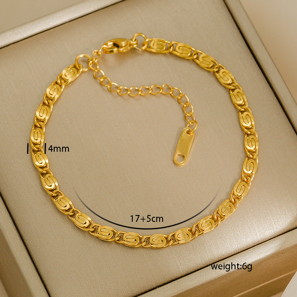 🌟 Geometric S-Link Chain Bracelet - 18K Plated, Non-Tarnish & Adjustable