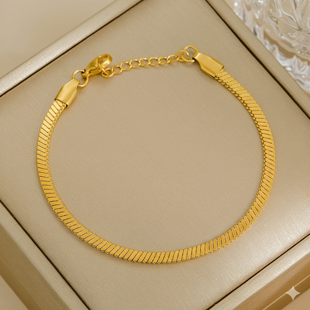 ✨ Flat Herringbone Chain Bracelet - 18K Plated, Non-Tarnish & Adjustable