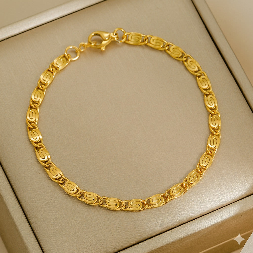 🌟 Geometric S-Link Chain Bracelet - 18K Plated, Non-Tarnish & Adjustable