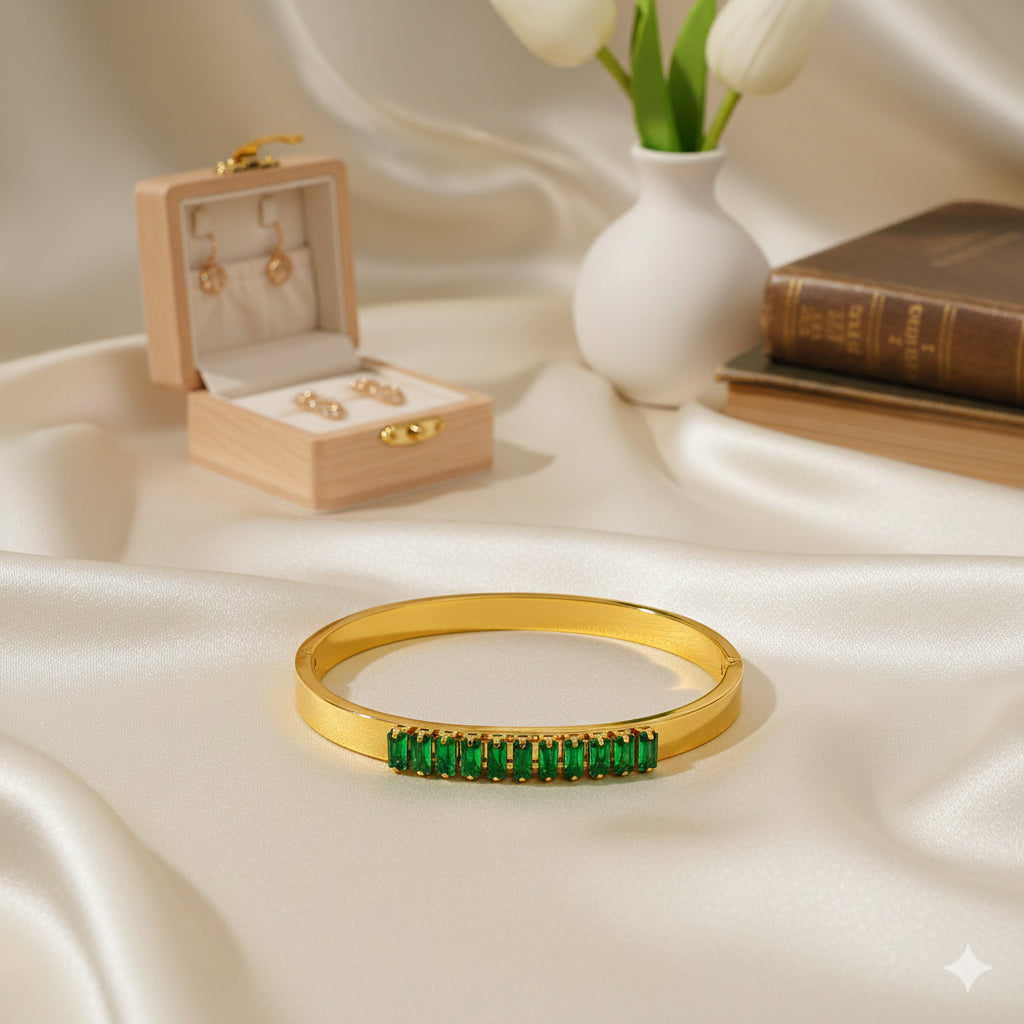 ✨ 18K Gold Plated Emerald Baguette Waterproof Non-Tarnish Bracelet