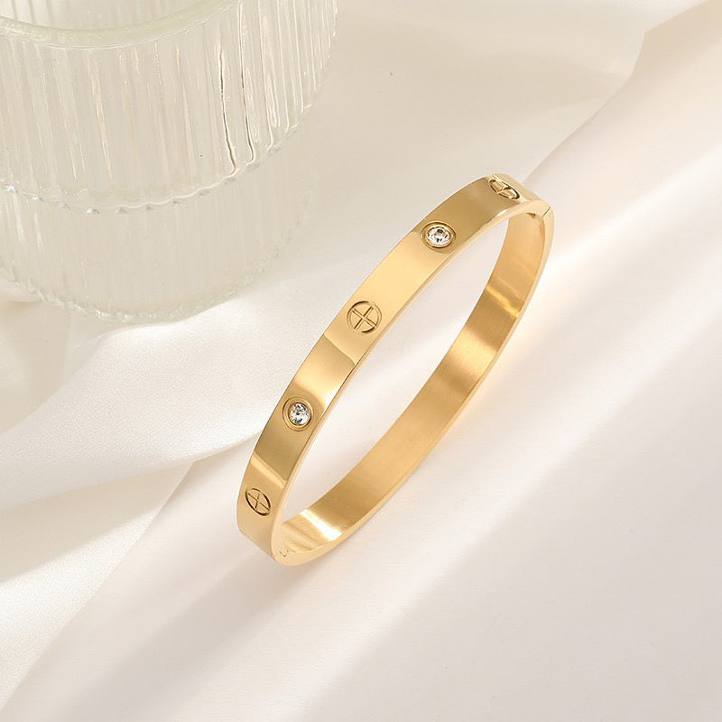 ✨ Elegant Rhinestone Stainless Steel Bangle ✨